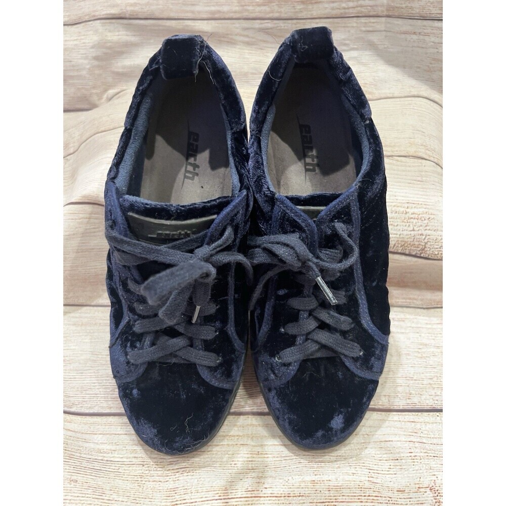 EARTH Zinnia Navy Blue velvet sneakers Women’s Size 7 - Picture 5 of 8